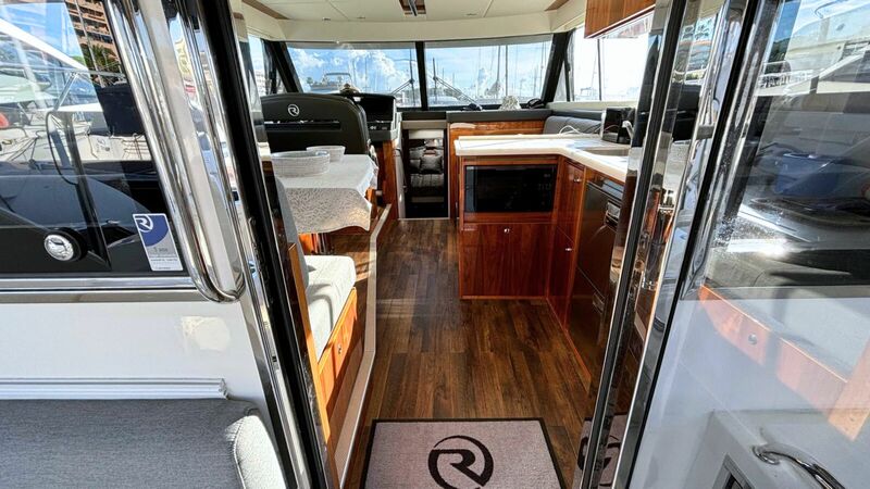 RIVIERA 39 FLY 